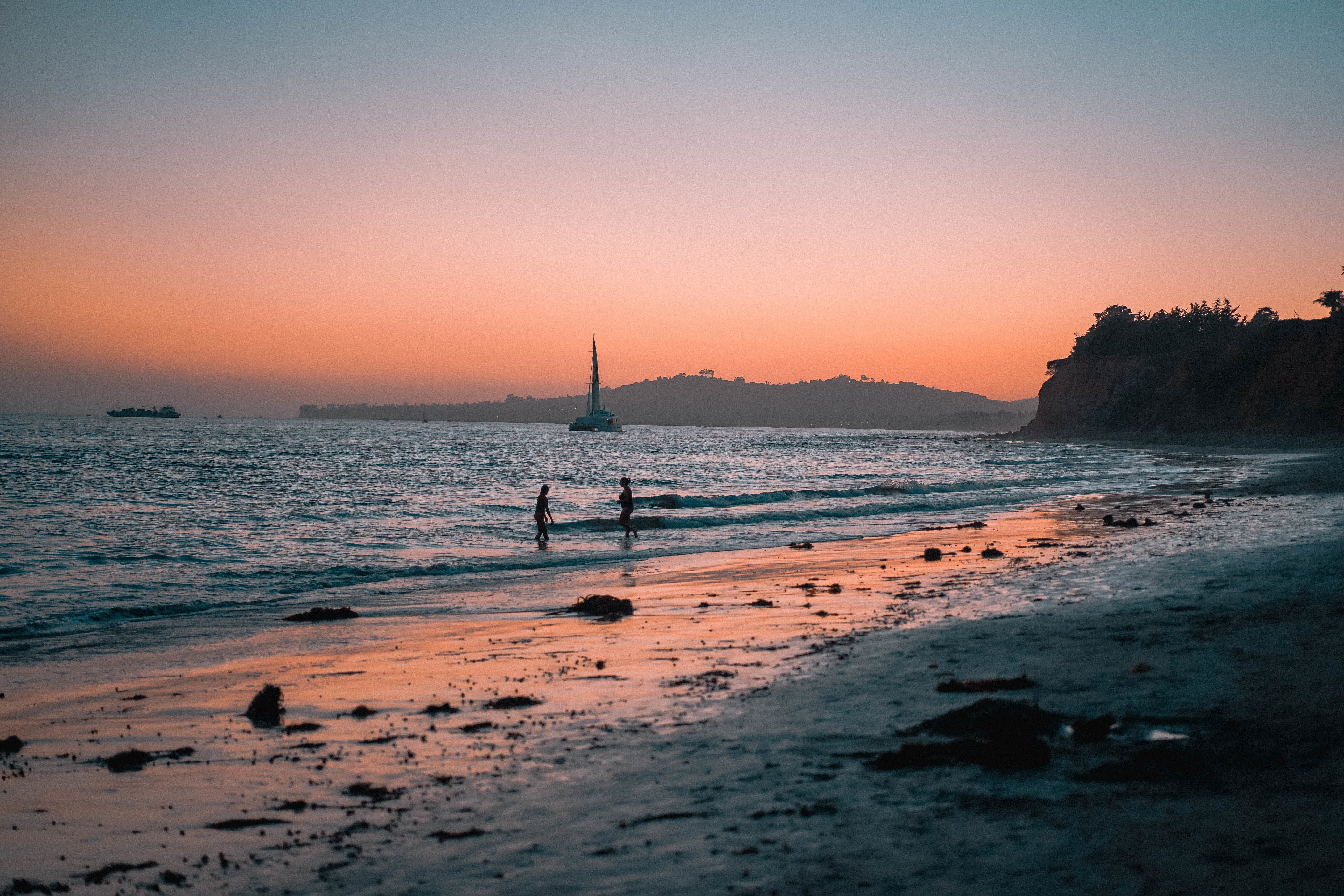 women-on-the-beach-at-sunset.jpg